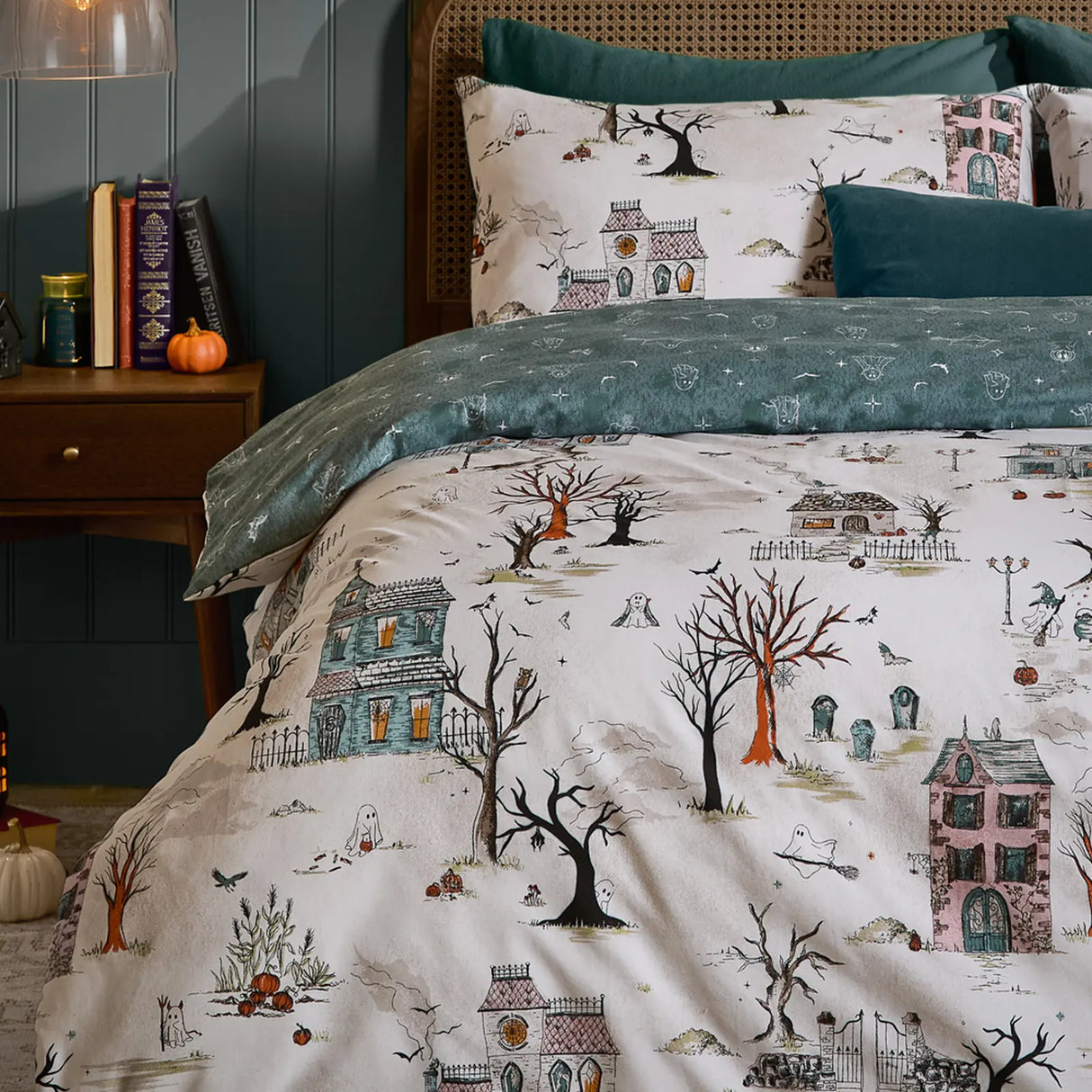 Ghost Town Reversible Halloween Duvet Cover Set image 4