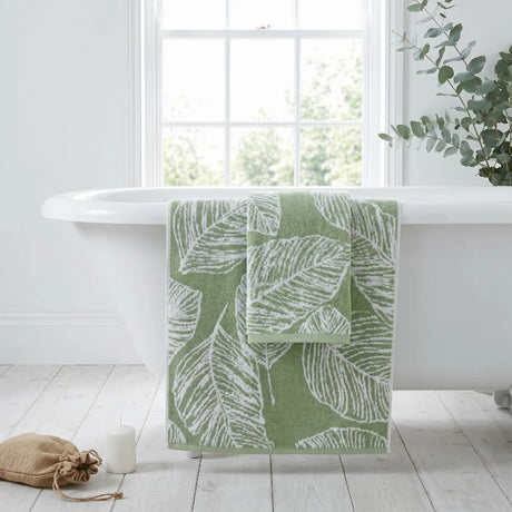 Matteo Leaf Jacquard 550gsm Green Cotton Bathroom Towel