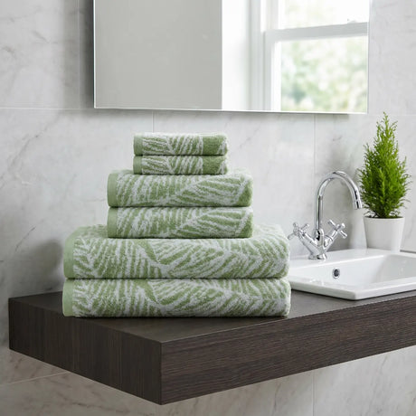 Matteo Leaf Jacquard 550gsm Green Cotton Bathroom Towel