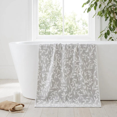 Sandringham Jacquard Leaf 550gsm Towel 5
