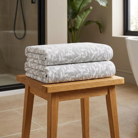 Sandringham Jacquard Leaf 550gsm Towel 6