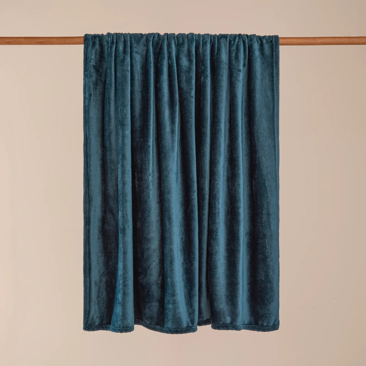 Harrow Fleece Throw Midnight 140 x 180cm - image 3