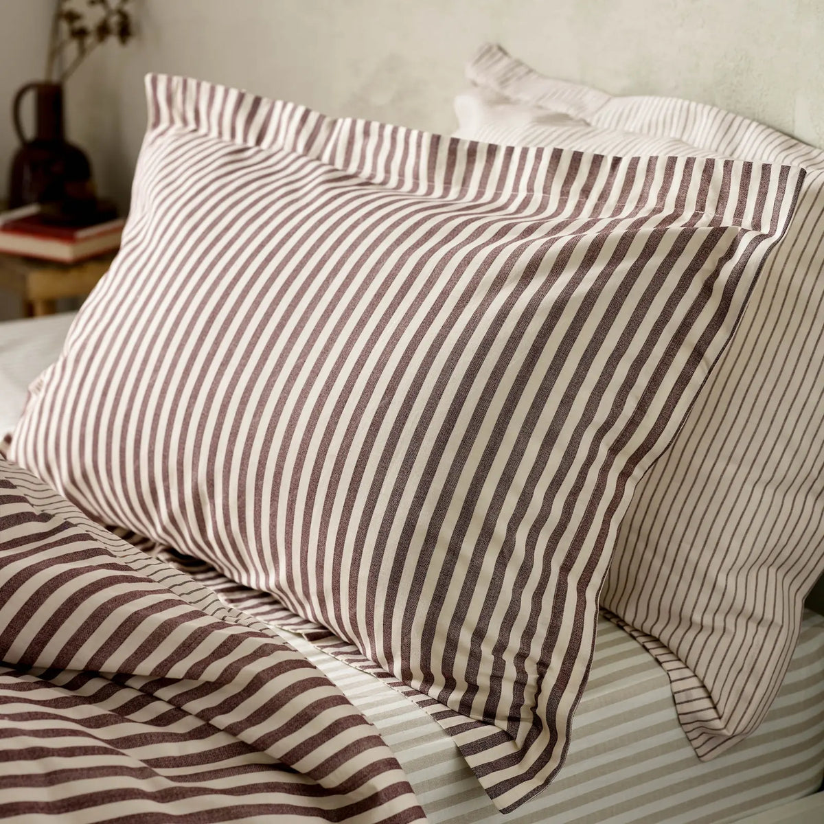 Hebden Beetroot 100% Cotton Duvet Cover Bedding Set - additional product view 2