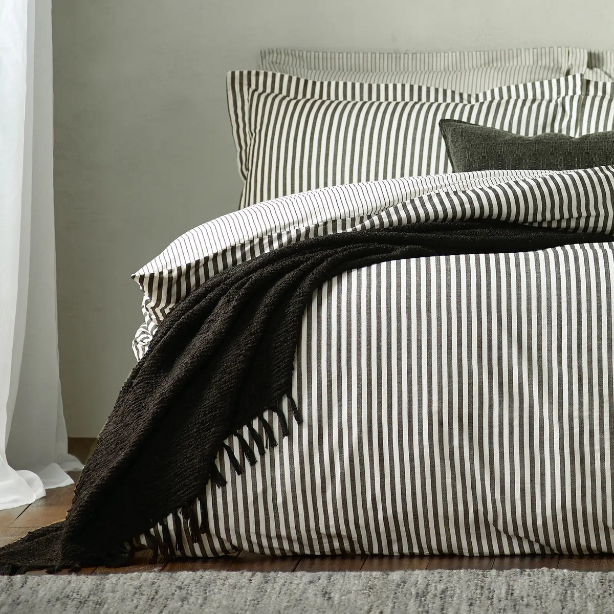Hebden Black 100% Cotton Duvet Cover Bedding Set - additional product view 2
