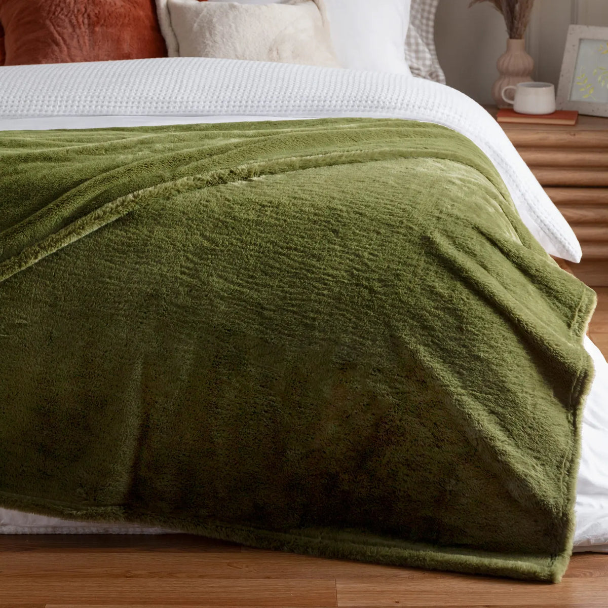 Kallu Faux Fur Reversible Olive Velvet Throw Blanket 130cm x 180cm / 150cm x 200cm - additional product view 1