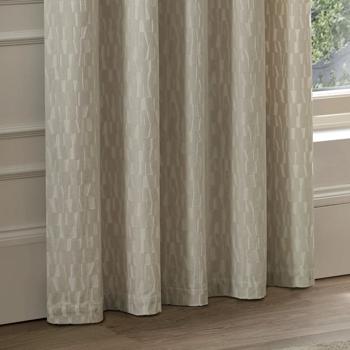 Manhattan Fully Lined Velvet Eyelet Curtains Ivory - image 5