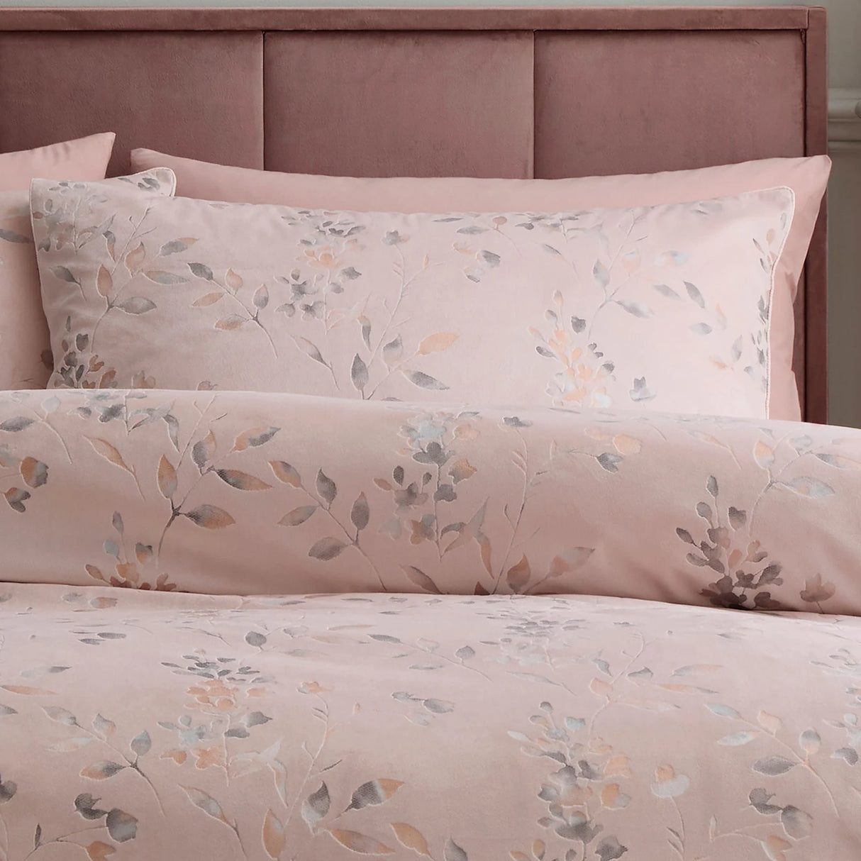 Metallic Leaf Pink Easy Care Duvet Cover Set - product image 2