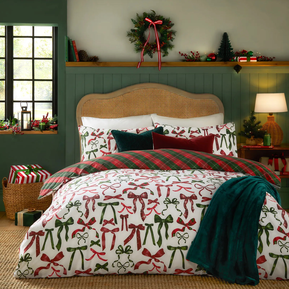 Nathalie Festive Bows Printed Duvet Cover Set Berry/Pine - image 2