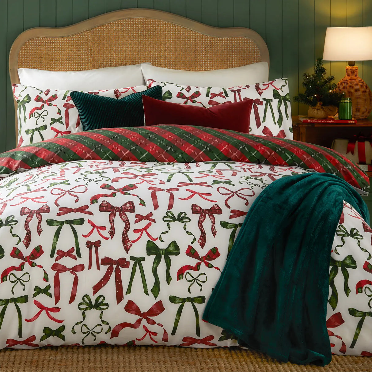 Nathalie Festive Bows Printed Duvet Cover Set Berry/Pine - image 5