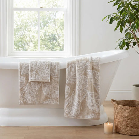 Matteo Leaf Jacquard 550gsm Cotton Bathroom Towel - Natural