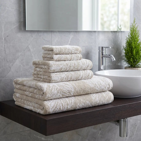 Matteo Leaf Jacquard 550gsm Green Cotton Bathroom Towel