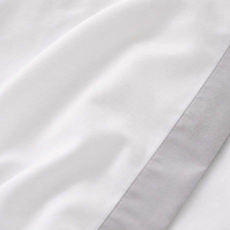 Macro close-up of the cotton fabric on the Oxford Edge 100% Cotton White Duvet Cover Set