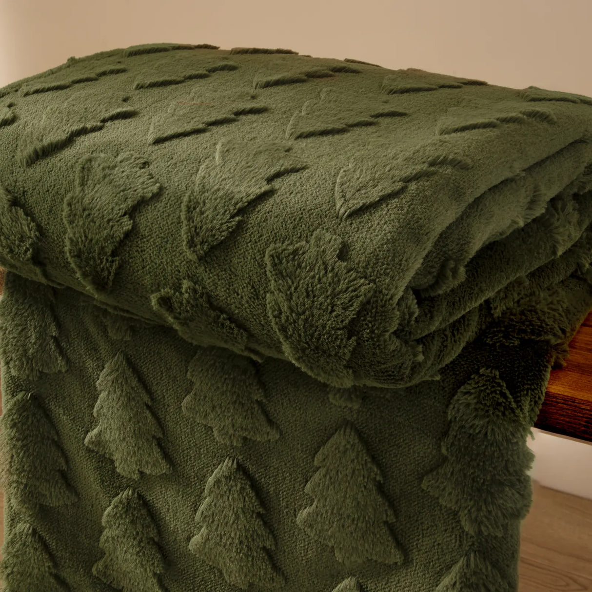 Pines Faux Fur Throw Forest Green 150 x 200cm - image 4