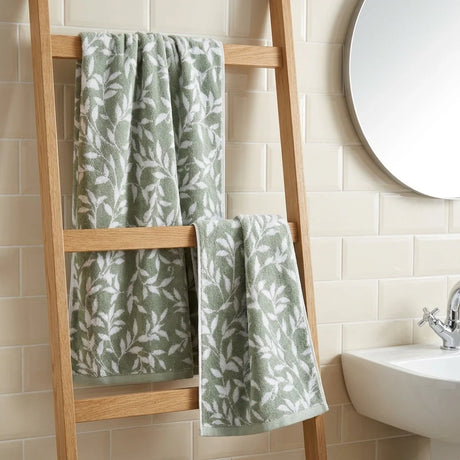 Sandringham Jacquard Leaf 550gsm Towel - Sage