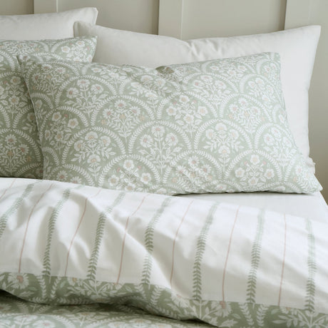 Bianca Scallop Floral 200 Thread Count Cotton Percale Reversible Single Duvet Cover Set with Pillowcase Green