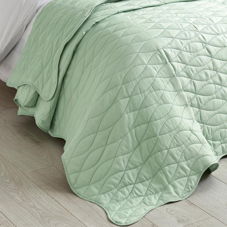 Catherine Lansfield Scallop Waves Quilted 240x260cm Bedspread Green