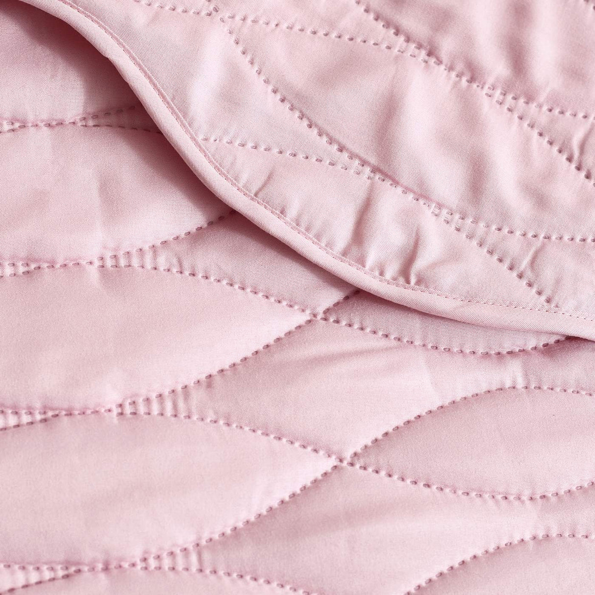 Catherine Lansfield Scallop Waves Quilted 240x260cm Bedspread Pink