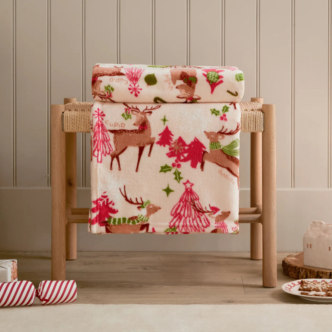 Sleigh Team Printed Fleece Throw Multicolour 130 x 150cm