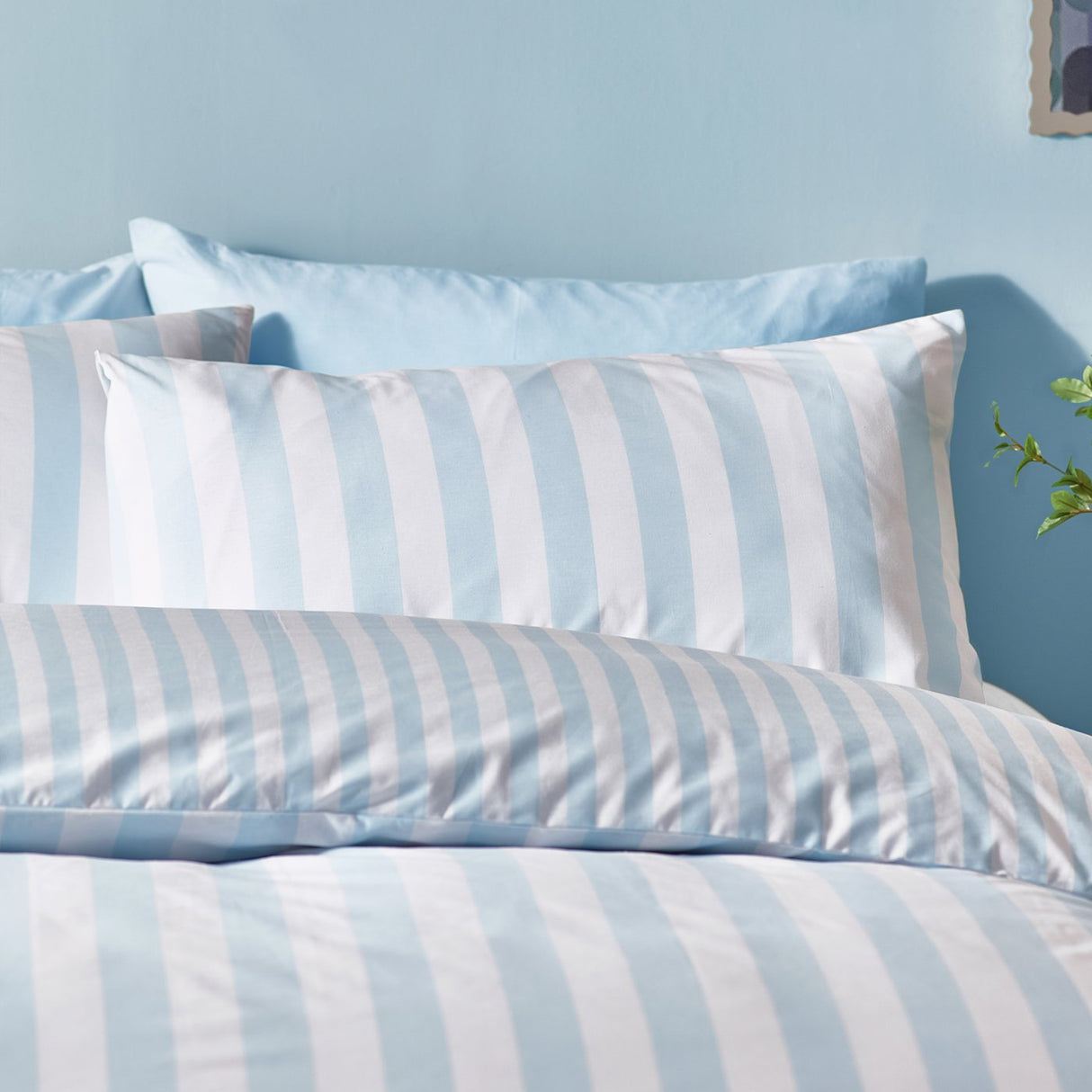 Sassy B Stripe Tease Reversible Duvet Cover Set with Pillowcase Blue