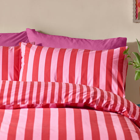 Sassy B Stripe Tease Reversible Duvet Cover Set with Pillowcase Red