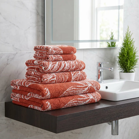 Matteo Leaf Jacquard 550gsm Green Cotton Bathroom Towel