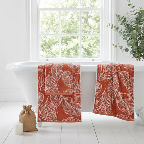 Matteo Leaf Jacquard 550gsm Green Cotton Bathroom Towel