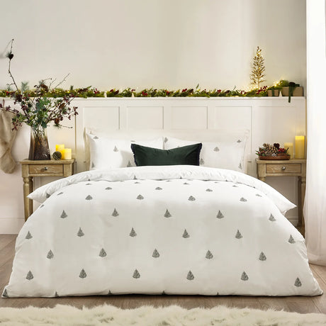 Winter Forest 100% Cotton Embroidered Duvet Cover Set White/Forest Green - image 2