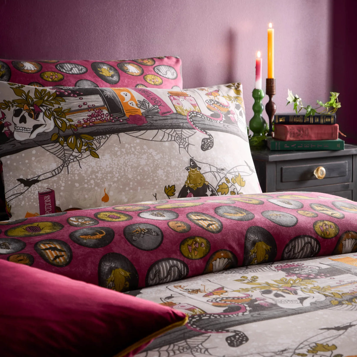 Witchy Tales Printed Reversible Duvet Cover Set Multicolour - image 3