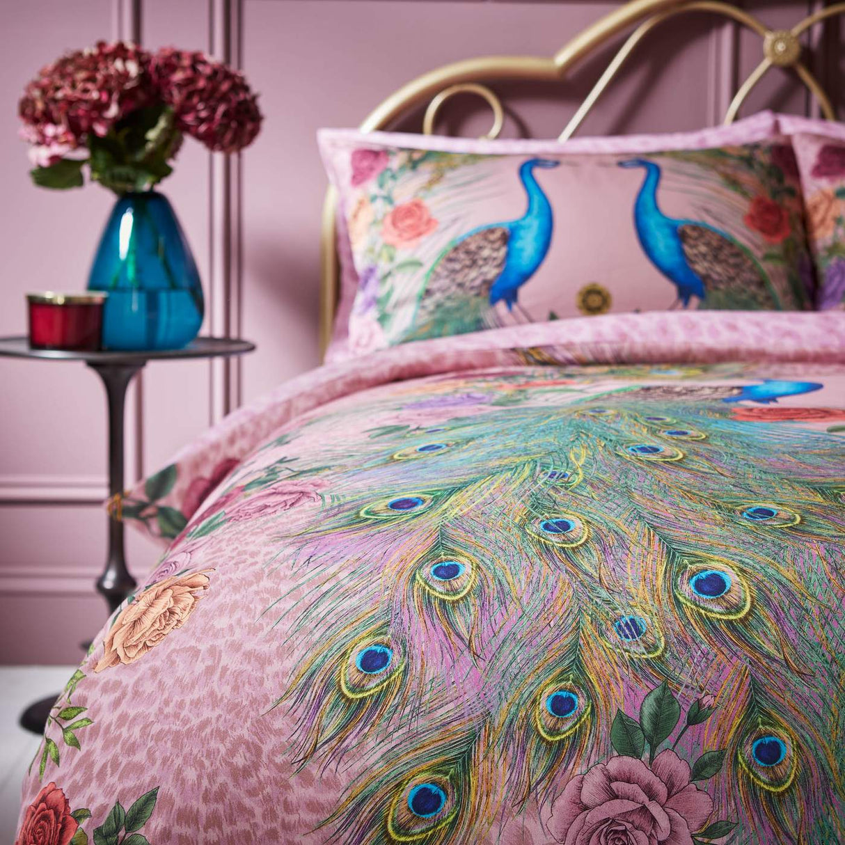 Matthew Williamson Xanadu Peacock 200 Thread Count Cotton Sateen Duvet Cover Set with Pillowcase Pink