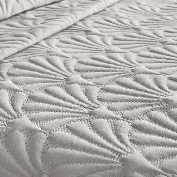 Cavali Pinsonic Fan Silver Quilted Bedspread - Ideal
